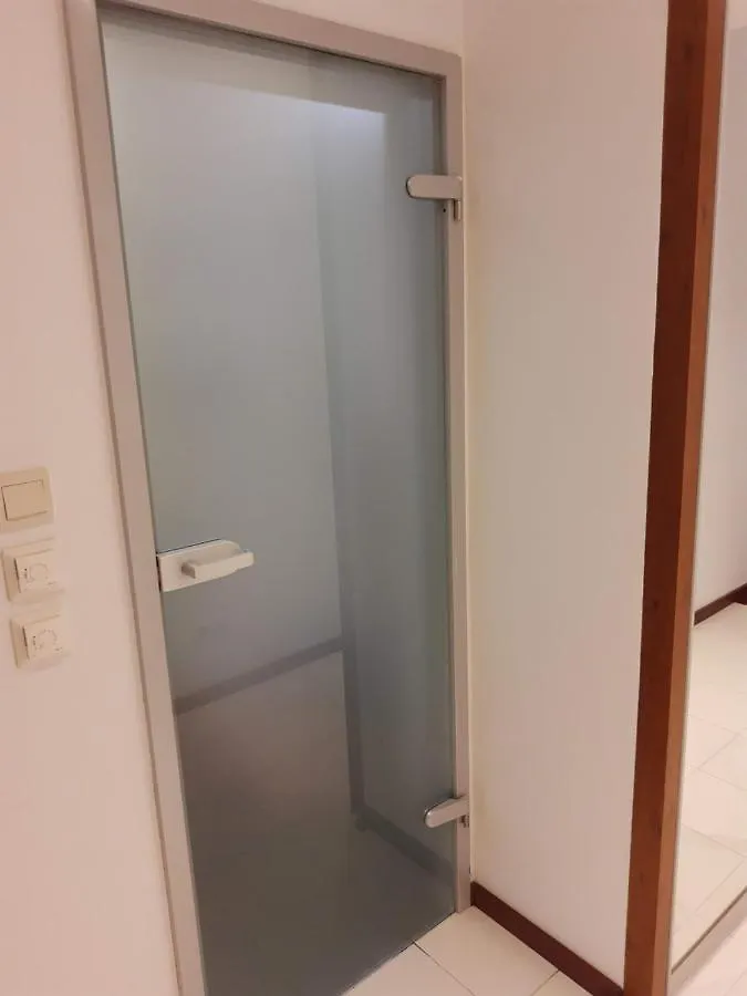 Klimatyzowany apartament przy Dworcu Głównym Cracóvia Apartamento